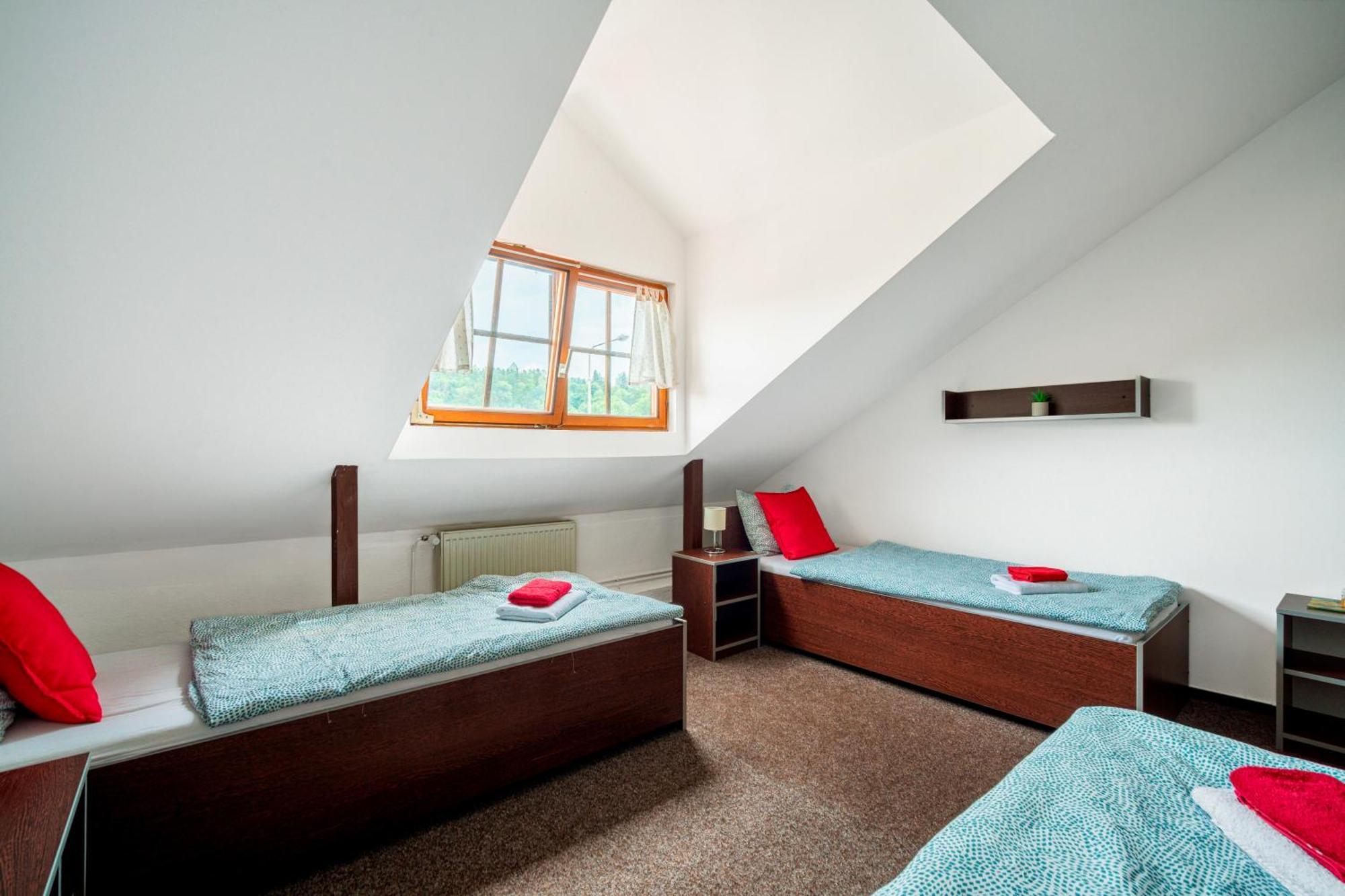 Hotel Ostende Chocerady Extérieur photo