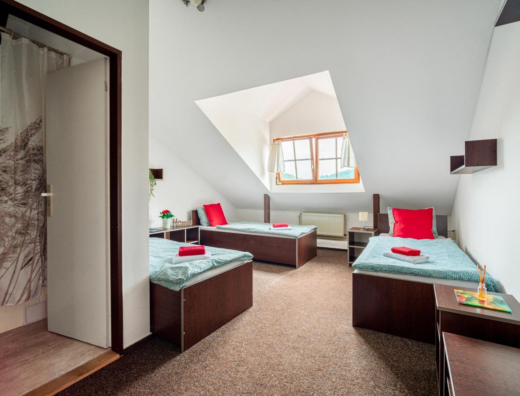 Hotel Ostende Chocerady Extérieur photo