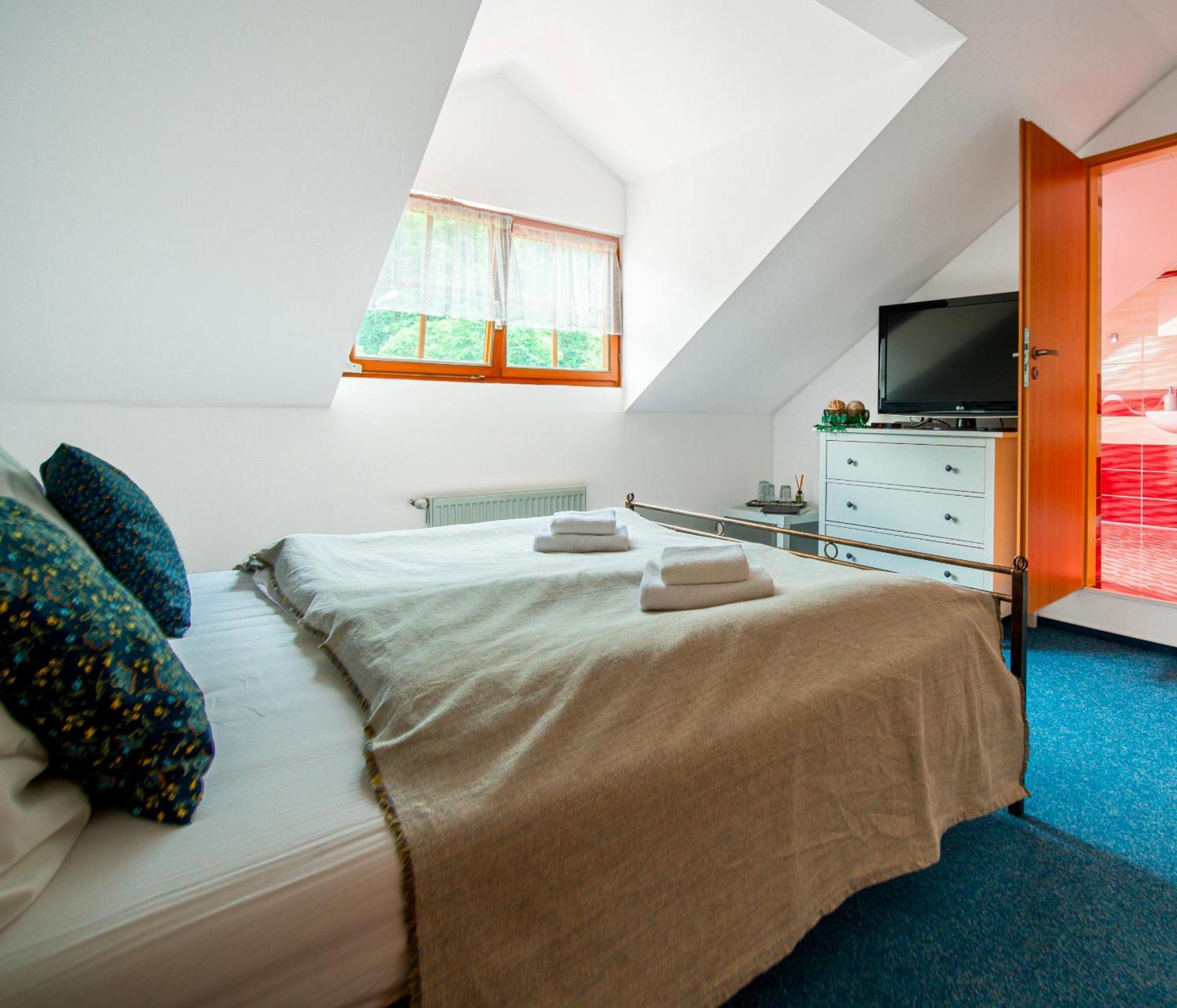 Hotel Ostende Chocerady Extérieur photo