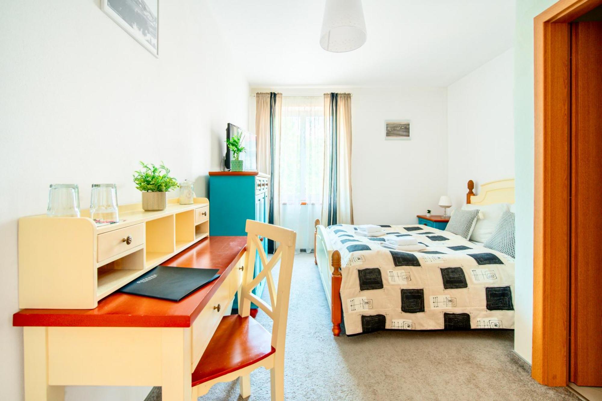Hotel Ostende Chocerady Extérieur photo